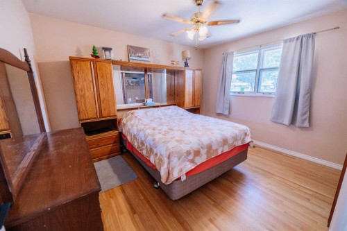 2305 7 Avenue North, Lethbridge, AB - Indoor Photo Showing Bedroom