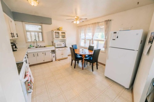 2305 7 Avenue North, Lethbridge, AB - Indoor