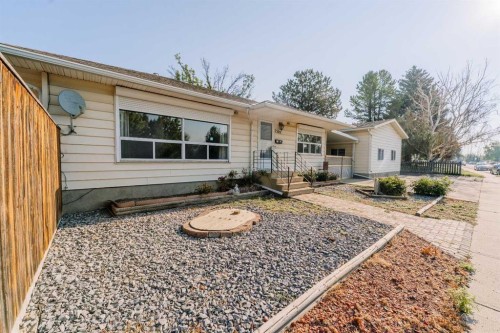 2305 7 Avenue North, Lethbridge, AB - Outdoor