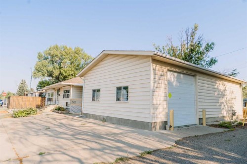 2305 7 Avenue North, Lethbridge, AB - Outdoor