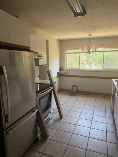 1317 Huron Place South, Lethbridge, AB 