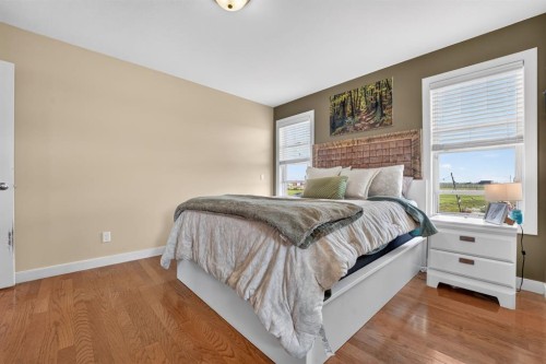 65004 Range Road 19-5, Stirling, AB - Indoor Photo Showing Bedroom
