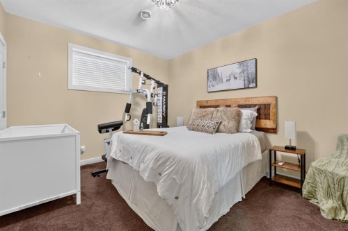 65004 Range Road 19-5, Stirling, AB - Indoor Photo Showing Bedroom