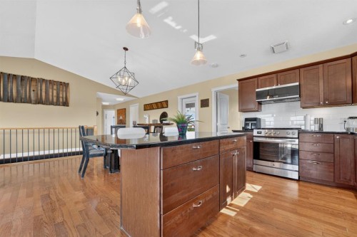 65004 Range Road 19-5, Stirling, AB - Indoor Photo Showing Kitchen