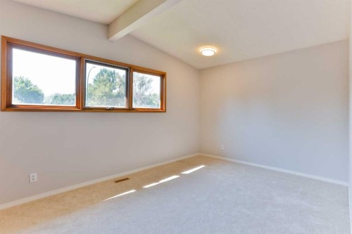 309 Normandy Road South, Lethbridge, AB - Indoor Photo Showing Other Room