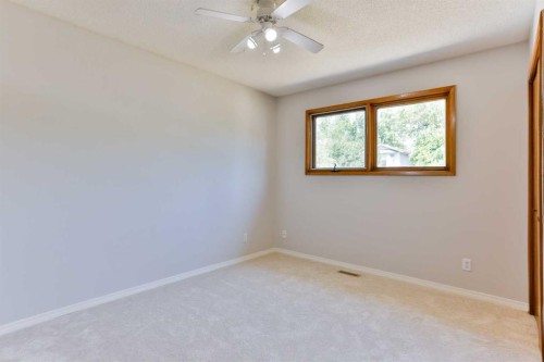 309 Normandy Road South, Lethbridge, AB - Indoor Photo Showing Other Room