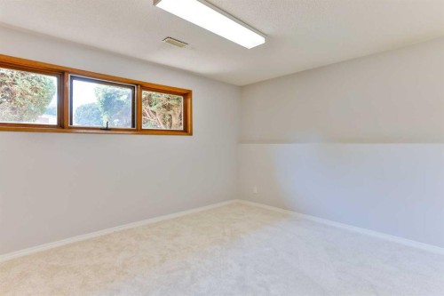 309 Normandy Road South, Lethbridge, AB - Indoor Photo Showing Other Room