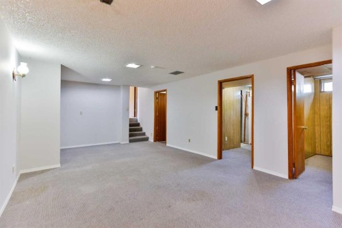 309 Normandy Road South, Lethbridge, AB - Indoor Photo Showing Other Room