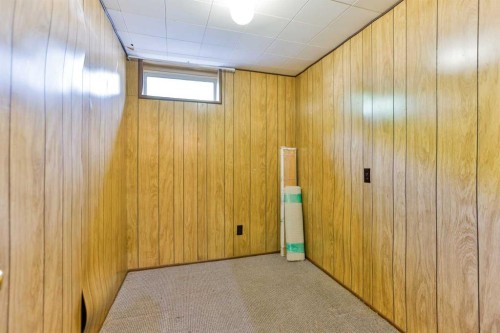 309 Normandy Road South, Lethbridge, AB - Indoor