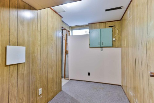 309 Normandy Road South, Lethbridge, AB - Indoor Photo Showing Other Room