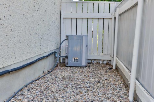 309 Normandy Road South, Lethbridge, AB - Outdoor