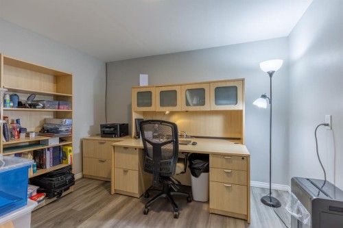 204004 Twp Rd 6-4, Raymond, AB - Indoor Photo Showing Office
