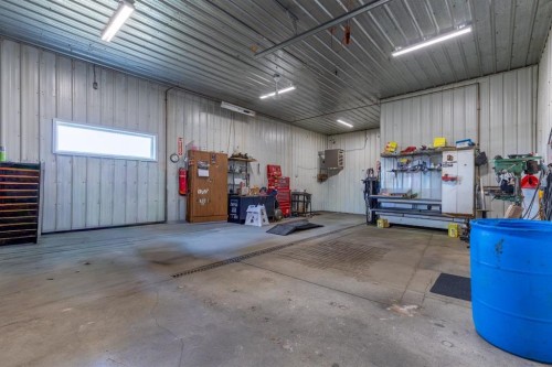 204004 Twp Rd 6-4, Raymond, AB - Indoor Photo Showing Garage