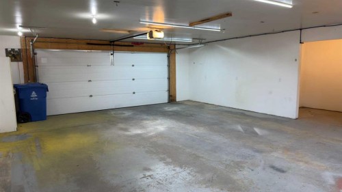 1906 14 Avenue South, Lethbridge, AB - Indoor Photo Showing Garage