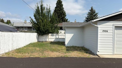 1906 14 Avenue South, Lethbridge, AB - Outdoor