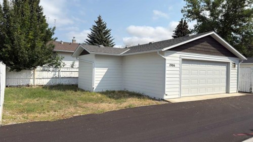 1906 14 Avenue South, Lethbridge, AB - Outdoor