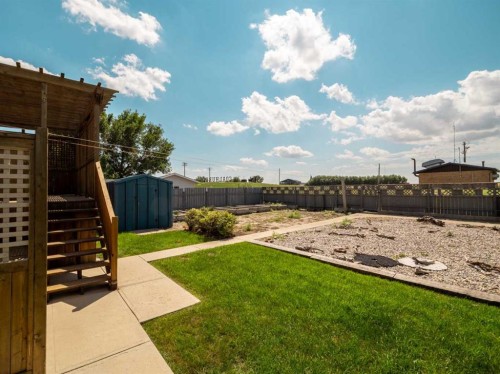 122 Spruce Drive, Coalhurst, AB - Outdoor