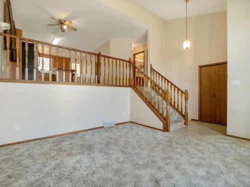 122 Spruce Drive, Coalhurst, AB - Indoor Photo Showing Other Room