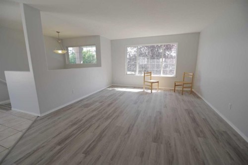 156 Jerry Potts Boulevard West, Lethbridge, AB - Indoor Photo Showing Other Room