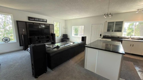 212 Underwood Avenue, Diamond City, AB - Indoor Photo Showing Living Room