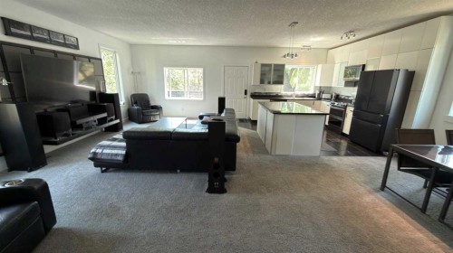 212 Underwood Avenue, Diamond City, AB - Indoor