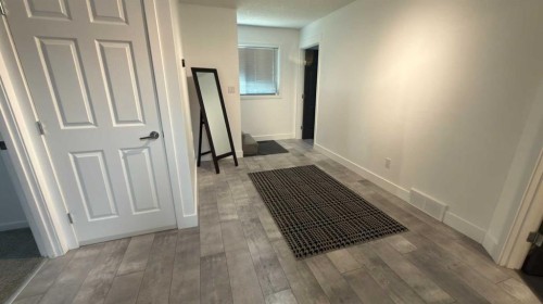212 Underwood Avenue, Diamond City, AB - Indoor Photo Showing Other Room