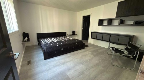 212 Underwood Avenue, Diamond City, AB - Indoor Photo Showing Bedroom