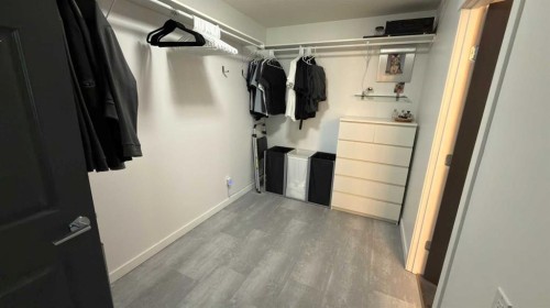 212 Underwood Avenue, Diamond City, AB - Indoor Photo Showing Other Room