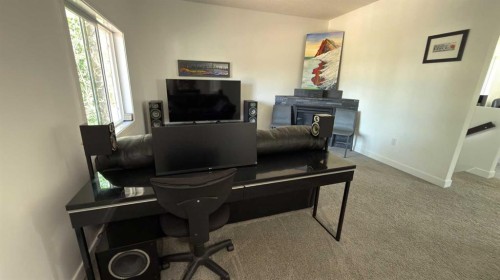 212 Underwood Avenue, Diamond City, AB - Indoor