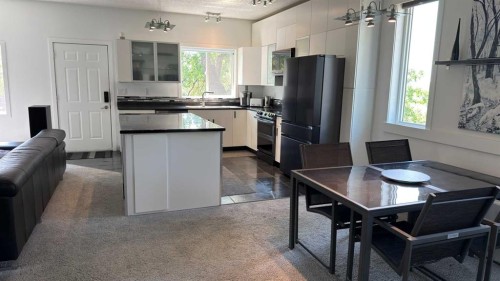 212 Underwood Avenue, Diamond City, AB - Indoor
