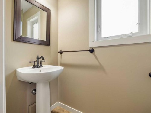 120 Mt Sundial Court West, Lethbridge, AB - Indoor Photo Showing Bathroom