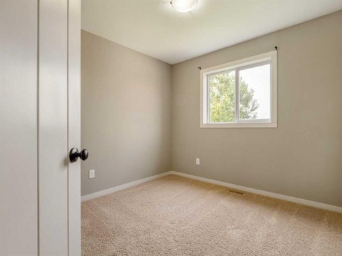 120 Mt Sundial Court West, Lethbridge, AB - Indoor Photo Showing Other Room