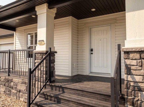 120 Mt Sundial Court West, Lethbridge, AB - Outdoor With Exterior