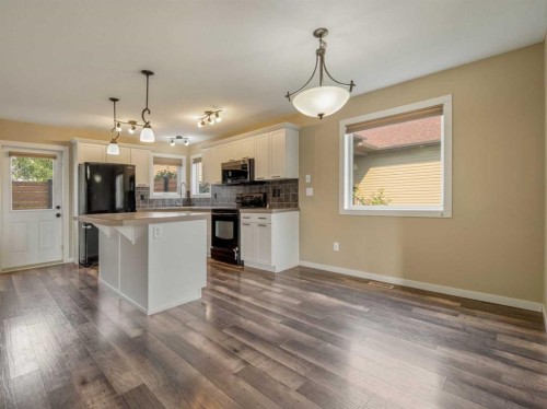 120 Mt Sundial Court West, Lethbridge, AB - Indoor Photo Showing Kitchen