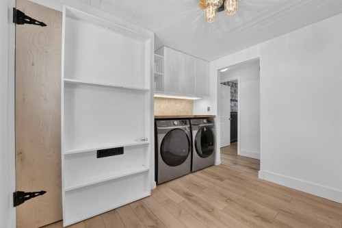 233 4 Street, Stirling, AB - Indoor Photo Showing Laundry Room