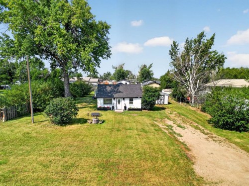 233 4 Street, Stirling, AB - Outdoor