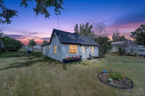233 4 Street, Stirling, AB - Outdoor