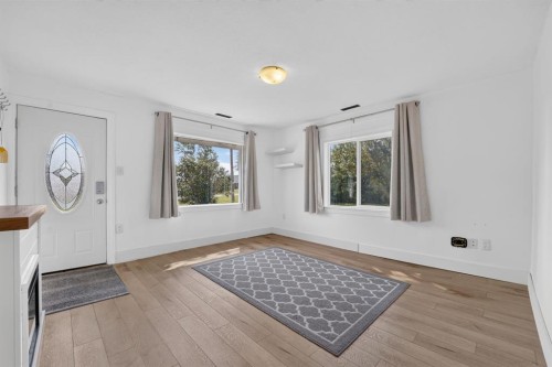 233 4 Street, Stirling, AB - Indoor Photo Showing Other Room