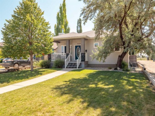 695 Parkside Drive, Coaldale, AB - Outdoor With Deck Patio Veranda