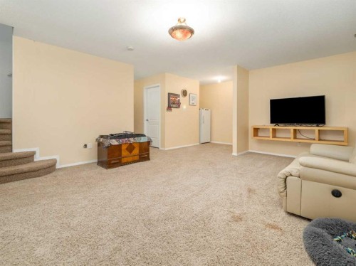 695 Parkside Drive, Coaldale, AB - Indoor