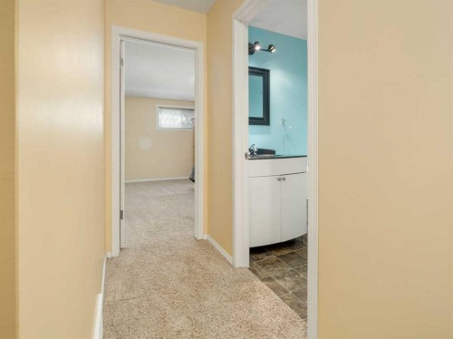695 Parkside Drive, Coaldale, AB - Indoor Photo Showing Other Room