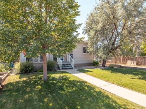 695 Parkside Drive, Coaldale, AB - Outdoor