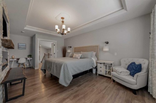 696 Sixmile Crescent South, Lethbridge, AB - Indoor Photo Showing Bedroom