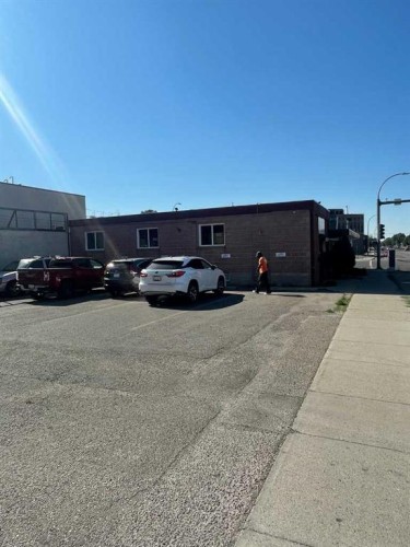901 3 Avenue South, Lethbridge, AB 
