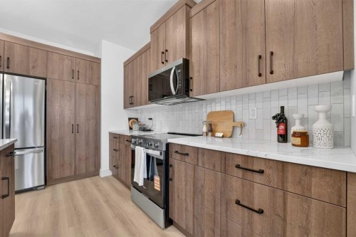 2603 16 Avenue, Coaldale, AB - Indoor Photo Showing Kitchen