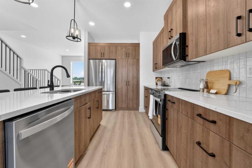 2603 16 Avenue, Coaldale, AB - Indoor Photo Showing Kitchen With Upgraded Kitchen