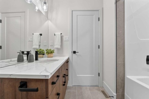 2603 16 Avenue, Coaldale, AB - Indoor Photo Showing Bathroom