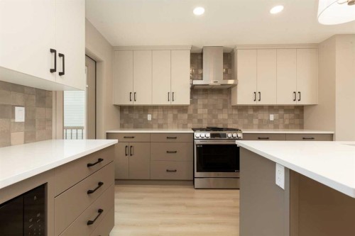 757 Riverhills Landing West, Lethbridge, AB - Indoor Photo Showing Kitchen With Upgraded Kitchen