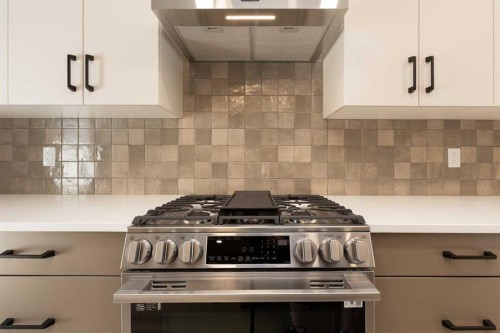 757 Riverhills Landing West, Lethbridge, AB - Indoor Photo Showing Kitchen