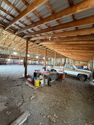 220075 54, Magrath, AB - Indoor Photo Showing Other Room